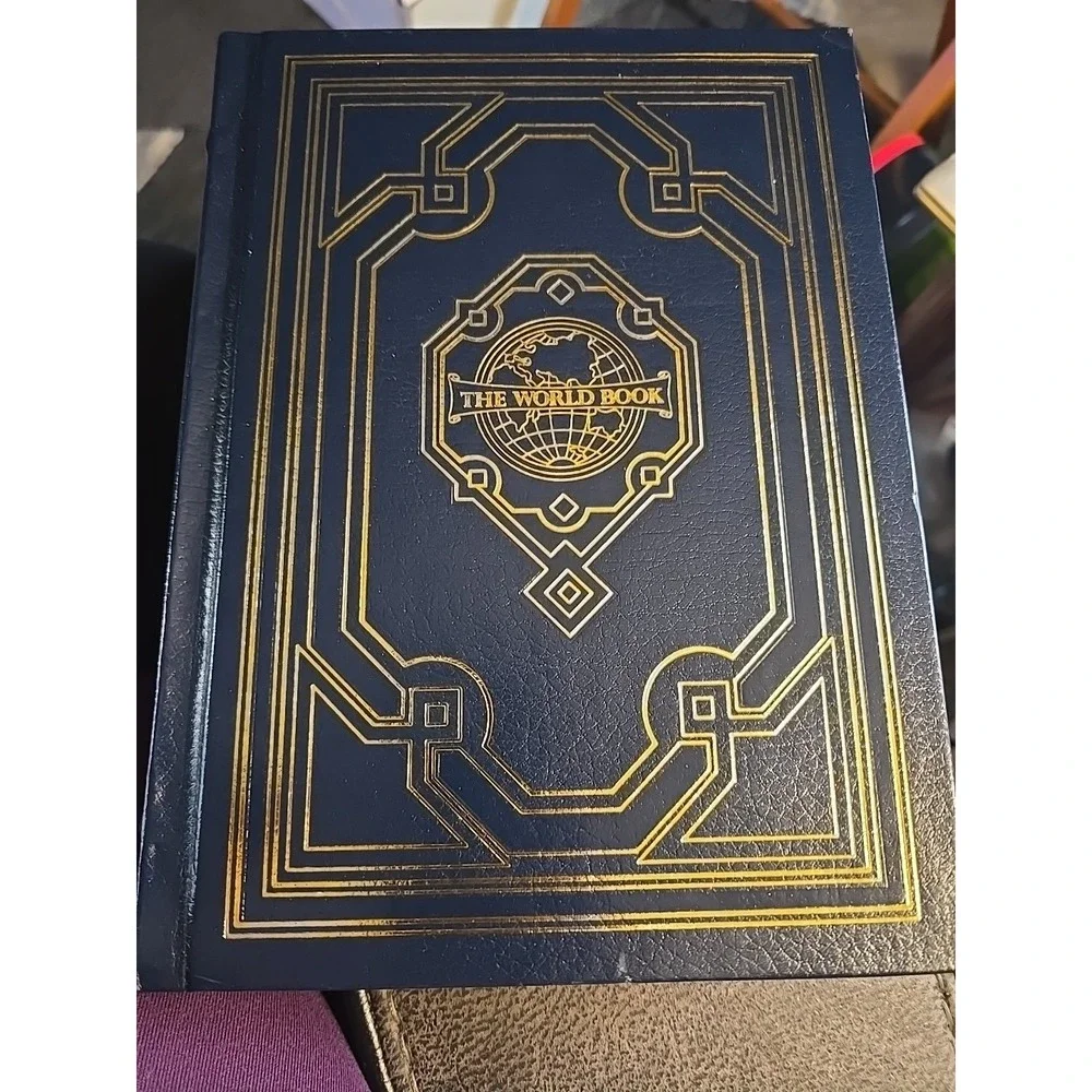 Vintage 1991 The‎ World Book Encyclopedia Volume 1 A Hardcover History